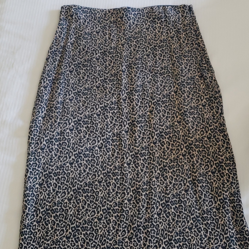 American Eagle below knee skirt